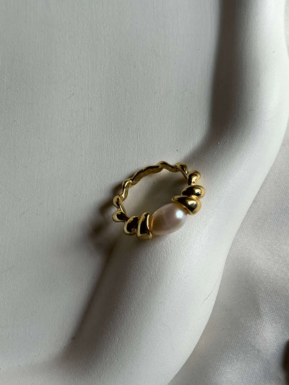 gold pearl ring