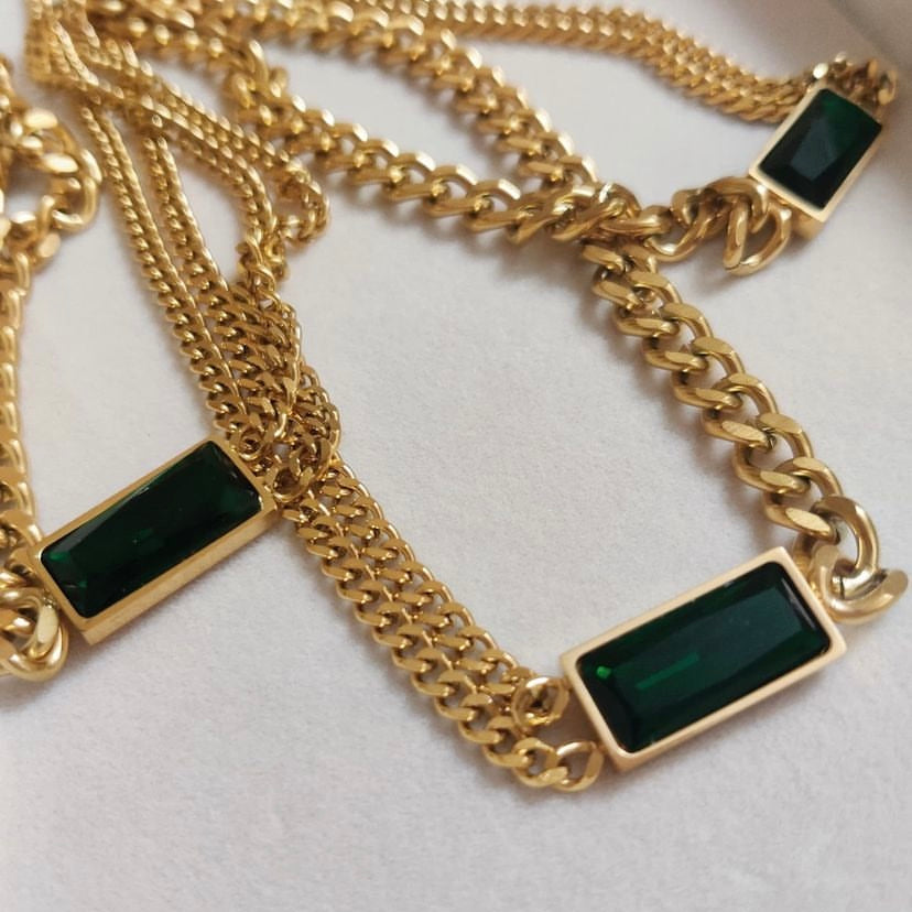 green clavicle necklace set